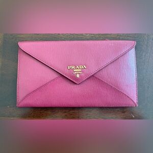 Prada 💖Fuchsia Leather Clutch